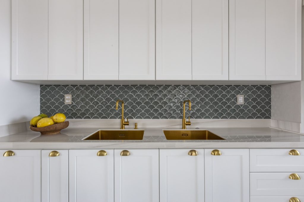 A exuberância e brilho do Dourado nos projetos de décor