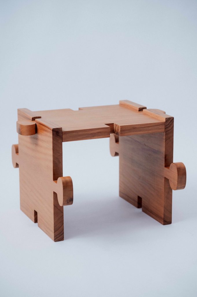 Designer Cris Marzagão inaugura espaço voltado à criação e exposição de peças autorais