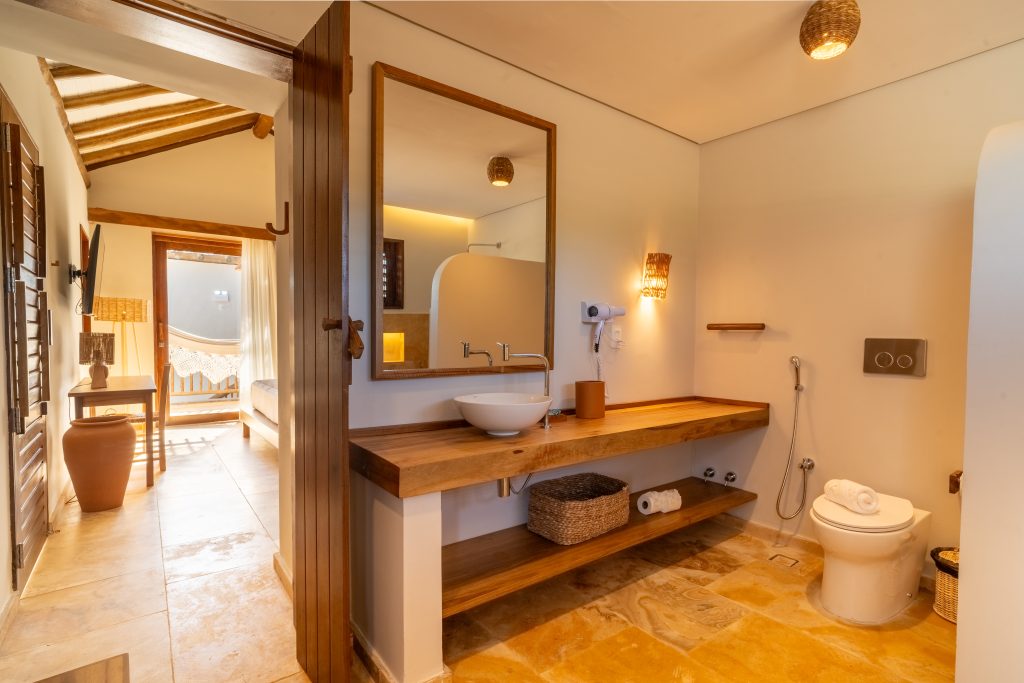 Villa Tapi aposta em design tropical e integração com natureza em Jericoacoara