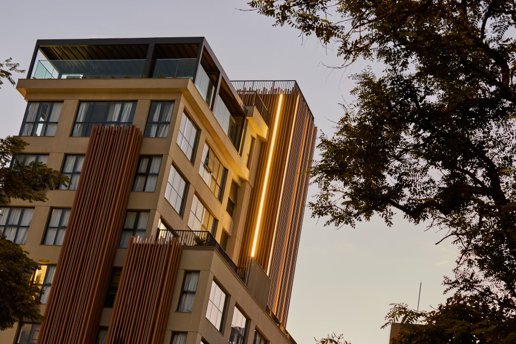 TRIBE BH Savassi aposta em estilo descolado e rooftop com vista panorâmica