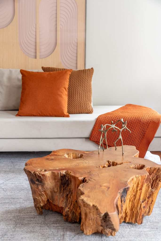 Madeira, fibras e cerâmica moldam o Natural Chic na decoração