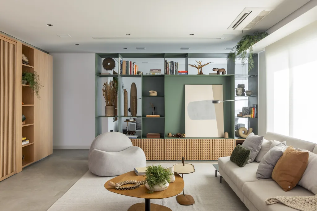 Verde-oliva transforma interiores com elegância e versatilidade