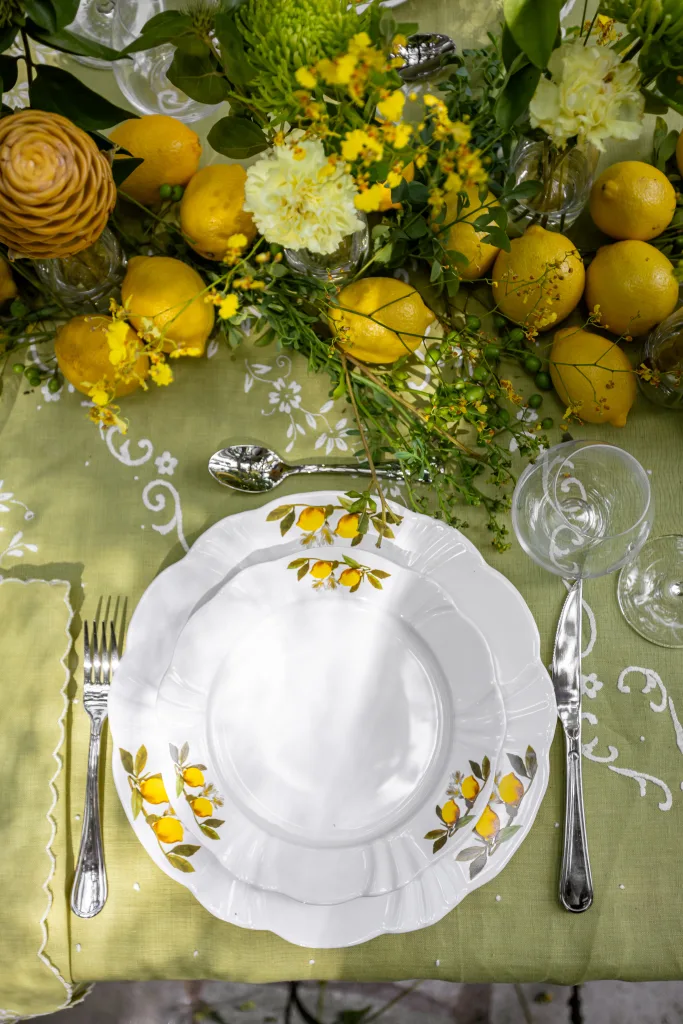 Mesa posta ganha leveza com linha Soleil Limoni da Oxford