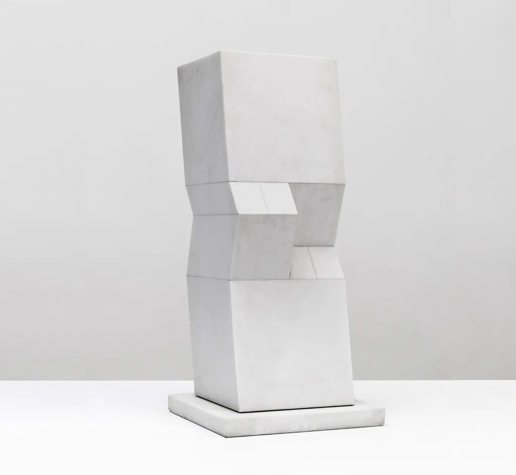 Mostra em Paris reúne três décadas da obra de Sérgio Camargo