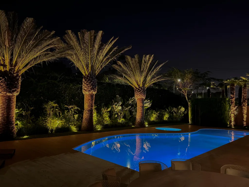 Dicas de paisagismo para criar um refúgio tropical em casa