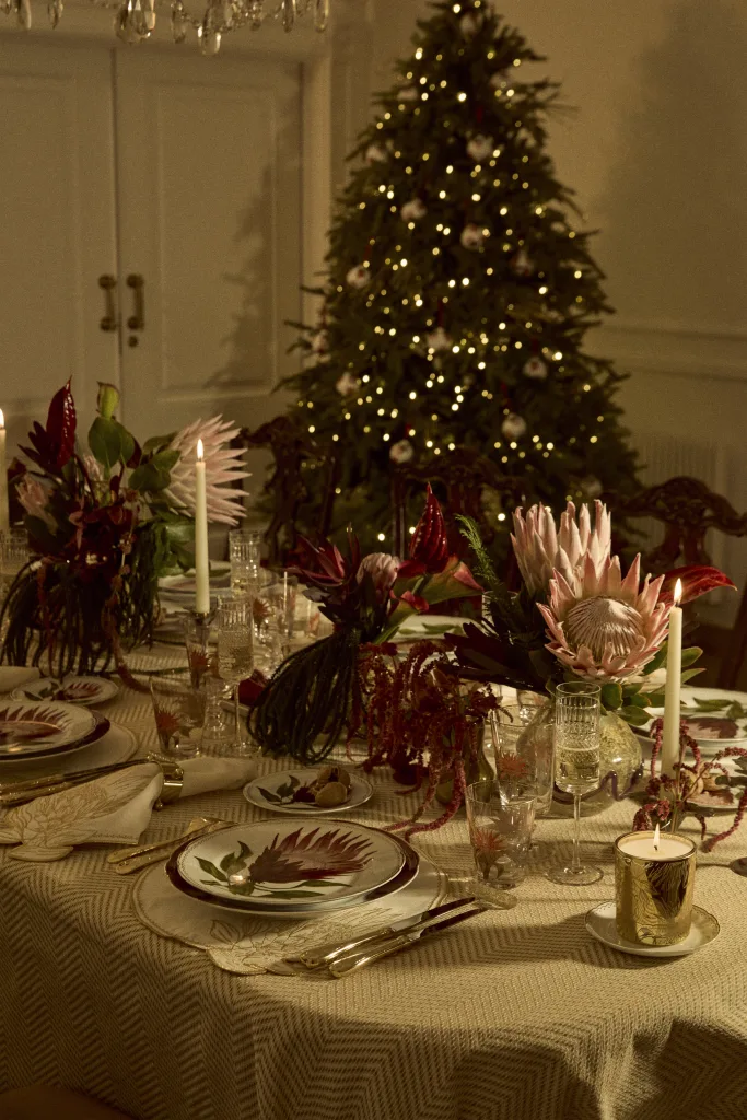 Tania Bulhões apresenta peças de Natal com inspiração botânica