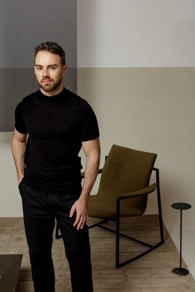 Vinícius Siega comemora 10 anos com peças inéditas