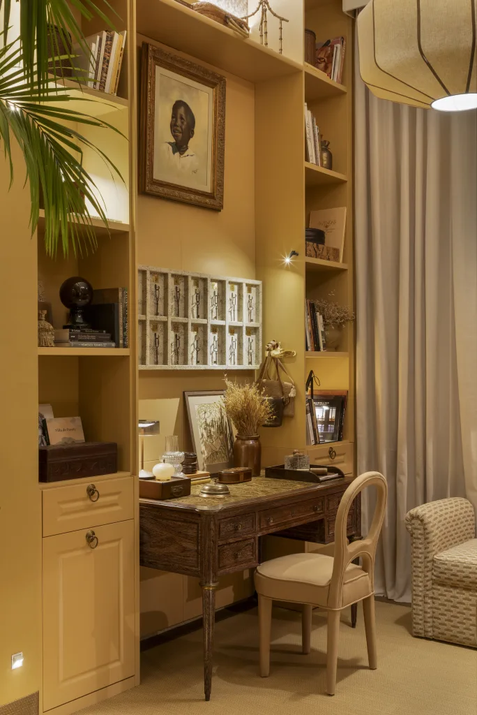 Tons escuros transformam ambientes interiores